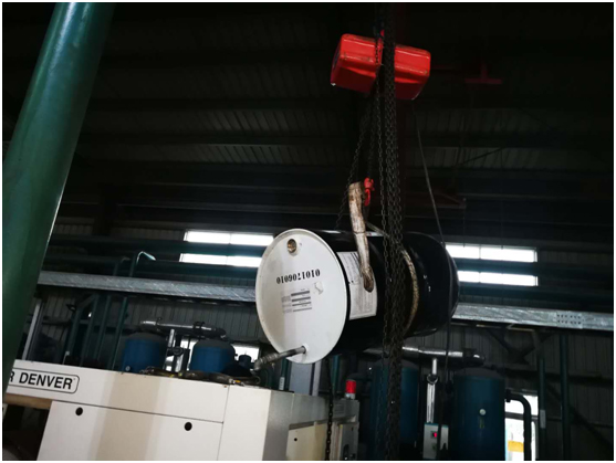 由于油品問(wèn)題導(dǎo)致油氣分離器壓差高,空壓機(jī)潤(rùn)滑油結(jié)膠,油濾堵塞,機(jī)器高溫報(bào)警(圖4) 由于油品問(wèn)題導(dǎo)致油氣分離器壓差高,空壓機(jī)潤(rùn)滑油結(jié)膠,油濾堵塞,機(jī)器高溫報(bào)警(圖4)